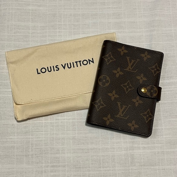 Louis Vuitton Agenda - Picture 8 of 9